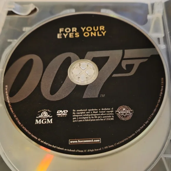 DVDs - Roger Moore 007 Collection Volumes 1 & 2 - Picture 10 of 11